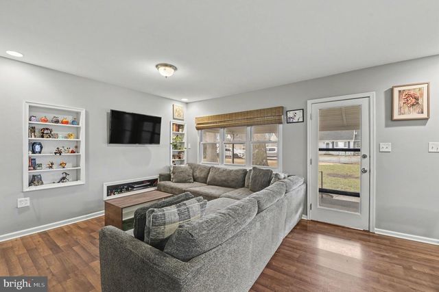 908 MEADOW AVE, Baltimore, MD 21222