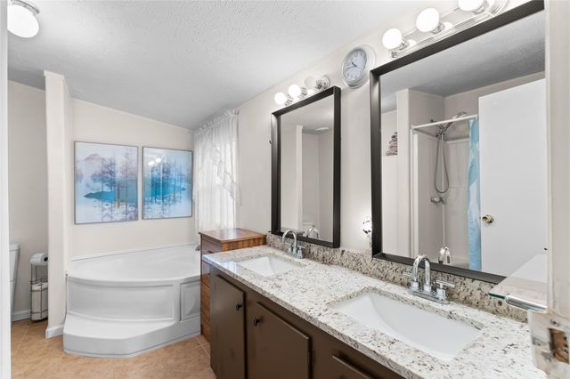 4521 Grand Oaks Drive, Willis, TX 77378