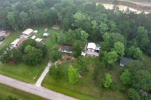 4521 Grand Oaks Drive, Willis, TX 77378