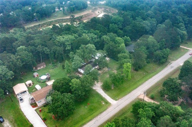 4521 Grand Oaks Drive, Willis, TX 77378