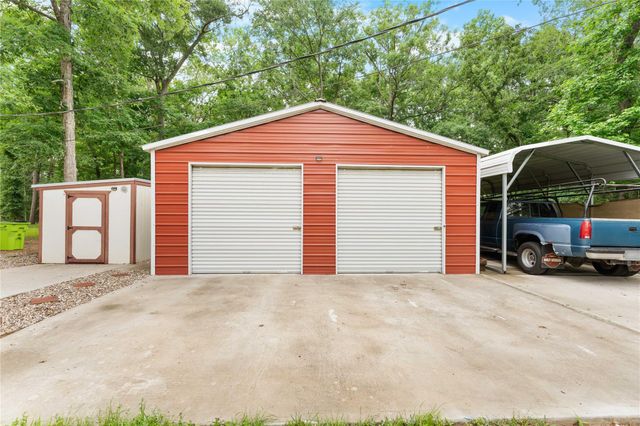 4521 Grand Oaks Drive, Willis, TX 77378