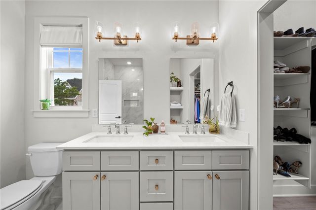 4028 W Sommerset Street, Rogers, AR 72758