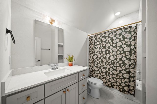 4028 W Sommerset Street, Rogers, AR 72758
