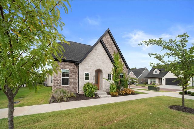 4028 W Sommerset Street, Rogers, AR 72758