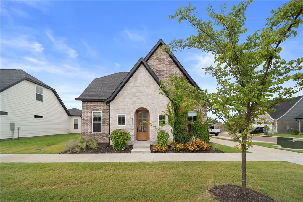 4028 W Sommerset Street, Rogers, AR 72758