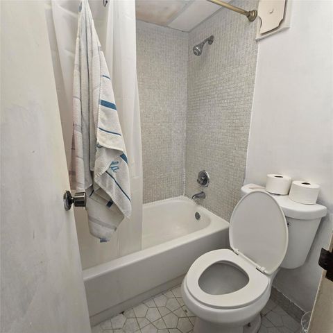 3000 RIVERSIDE DR 208-1, Coral Springs, FL 33065