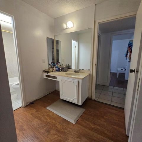 3000 RIVERSIDE DR 208-1, Coral Springs, FL 33065