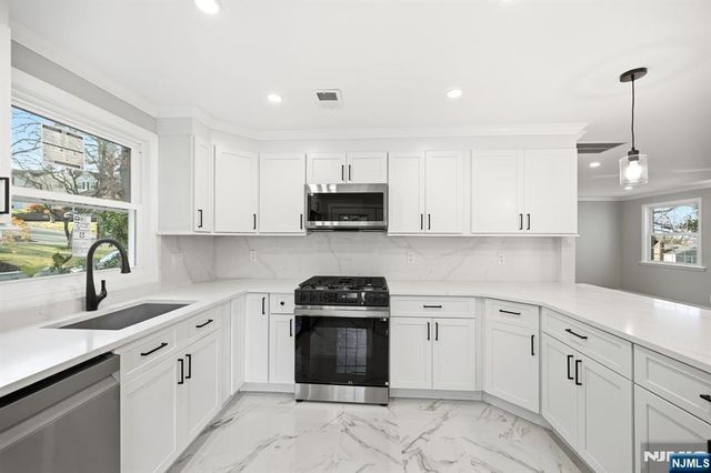 30 W Lawn Road, Livingston, NJ 07039