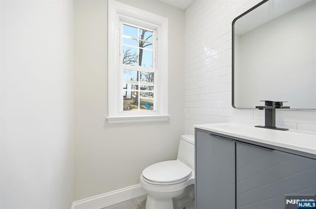 30 W Lawn Road, Livingston, NJ 07039