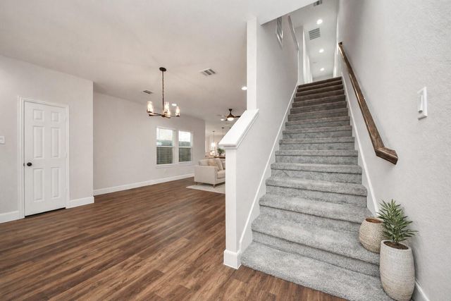6910 J W Peavy Drive, Houston, TX 77011
