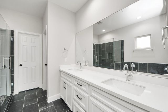 6910 J W Peavy Drive, Houston, TX 77011