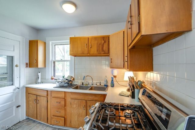 894 Elmore Avenue, Akron, OH 44302