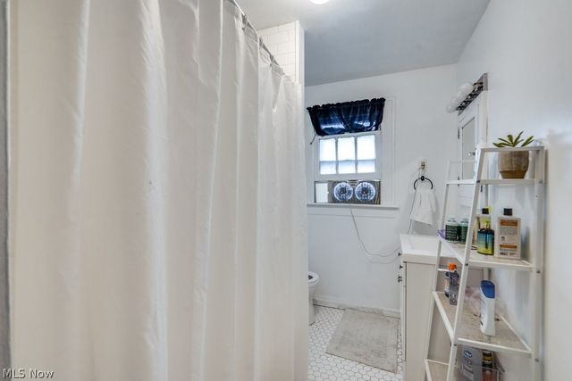 894 Elmore Avenue, Akron, OH 44302