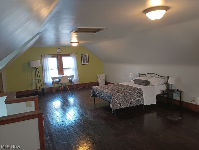 894 Elmore Avenue, Akron, OH 44302