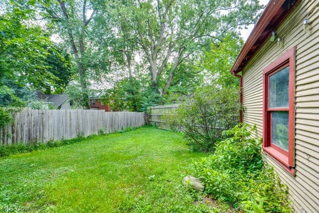 894 Elmore Avenue, Akron, OH 44302