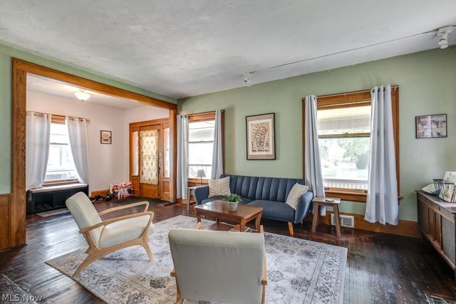 894 Elmore Avenue, Akron, OH 44302