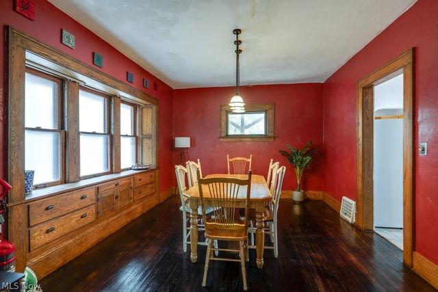 894 Elmore Avenue, Akron, OH 44302