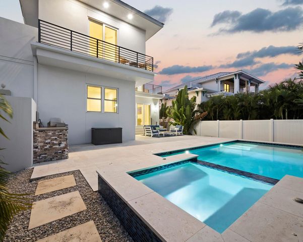 6810 LONGBOAT DRIVE S, Longboat Key, FL 34228