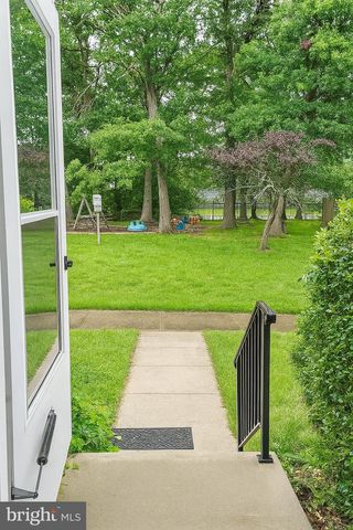 6924 WOODSTREAM LN, Lanham, MD 20706