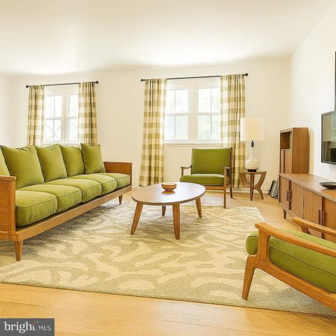 6924 WOODSTREAM LN, Lanham, MD 20706