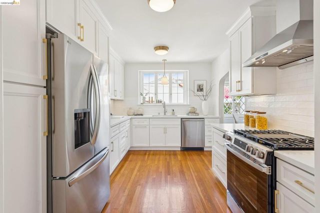 3975 Oakmore Rd, Oakland, CA 94602