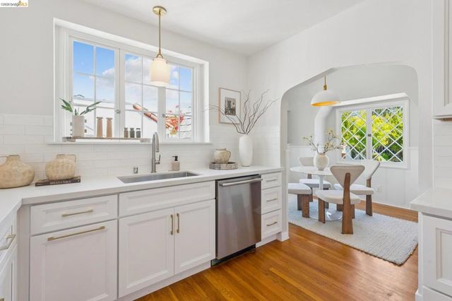 3975 Oakmore Rd, Oakland, CA 94602
