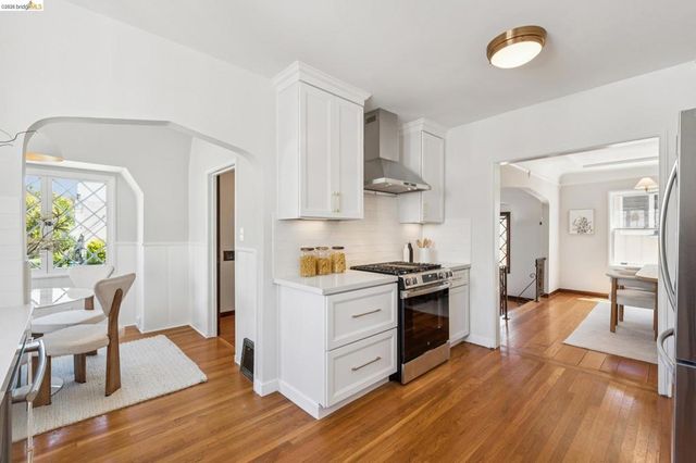 3975 Oakmore Rd, Oakland, CA 94602