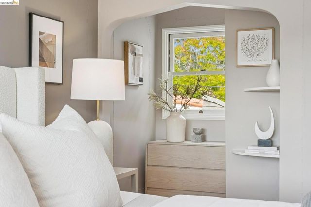 3975 Oakmore Rd, Oakland, CA 94602