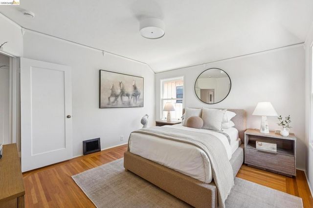 3975 Oakmore Rd, Oakland, CA 94602