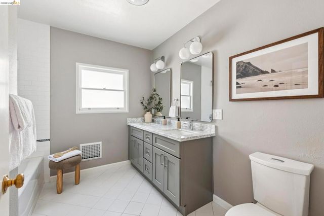 3975 Oakmore Rd, Oakland, CA 94602