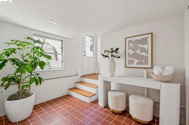 3975 Oakmore Rd, Oakland, CA 94602