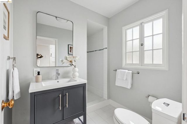 3975 Oakmore Rd, Oakland, CA 94602