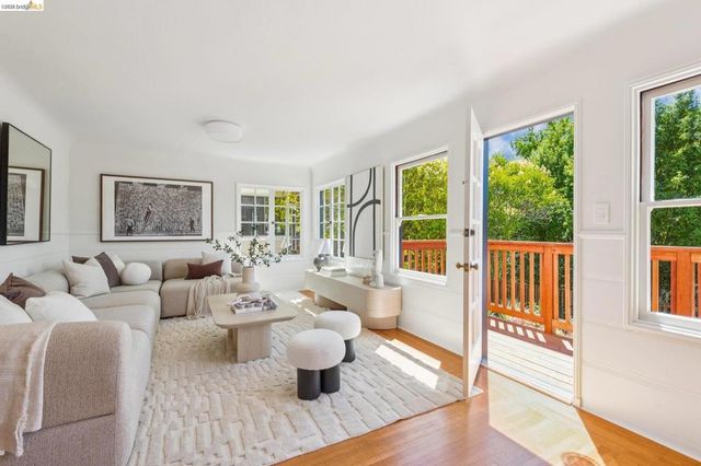 3975 Oakmore Rd, Oakland, CA 94602