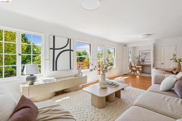 3975 Oakmore Rd, Oakland, CA 94602
