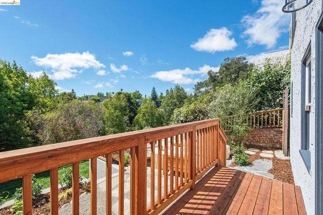 3975 Oakmore Rd, Oakland, CA 94602