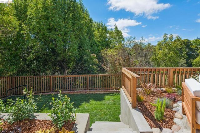 3975 Oakmore Rd, Oakland, CA 94602