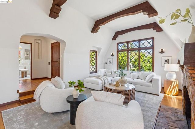 3975 Oakmore Rd, Oakland, CA 94602