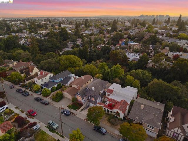3975 Oakmore Rd, Oakland, CA 94602