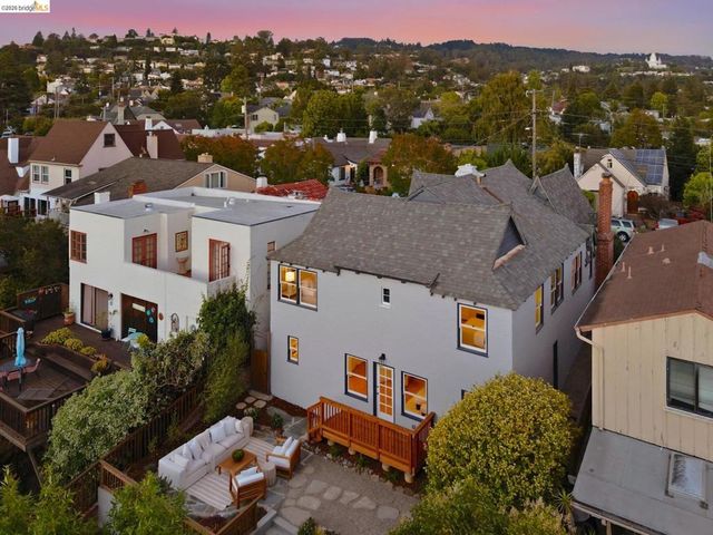 3975 Oakmore Rd, Oakland, CA 94602
