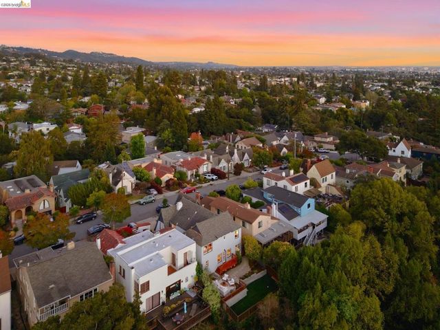3975 Oakmore Rd, Oakland, CA 94602