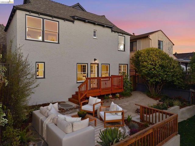 3975 Oakmore Rd, Oakland, CA 94602