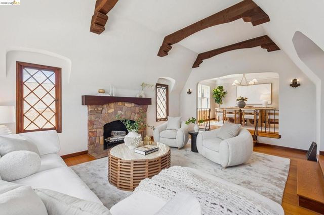 3975 Oakmore Rd, Oakland, CA 94602