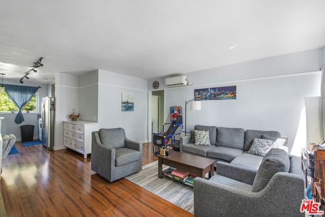 7129 Coldwater Canyon Avenue 10, North Hollywood, CA 91605