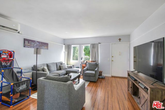 7129 Coldwater Canyon Avenue 10, North Hollywood, CA 91605