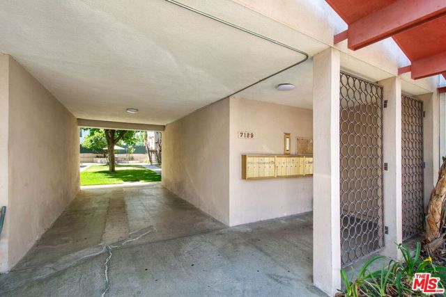 7129 Coldwater Canyon Avenue 10, North Hollywood, CA 91605
