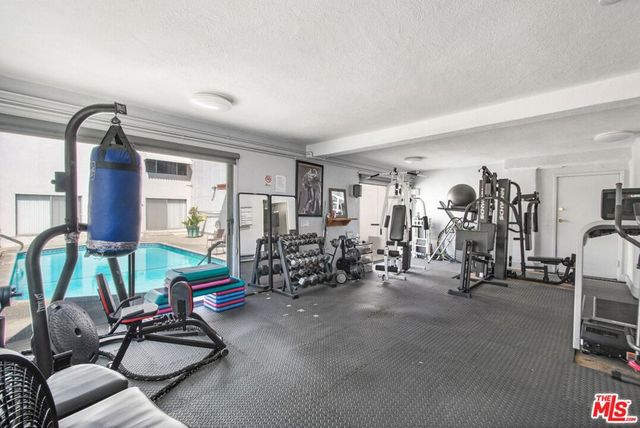 7129 Coldwater Canyon Avenue 10, North Hollywood, CA 91605