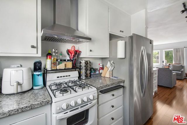 7129 Coldwater Canyon Avenue 10, North Hollywood, CA 91605