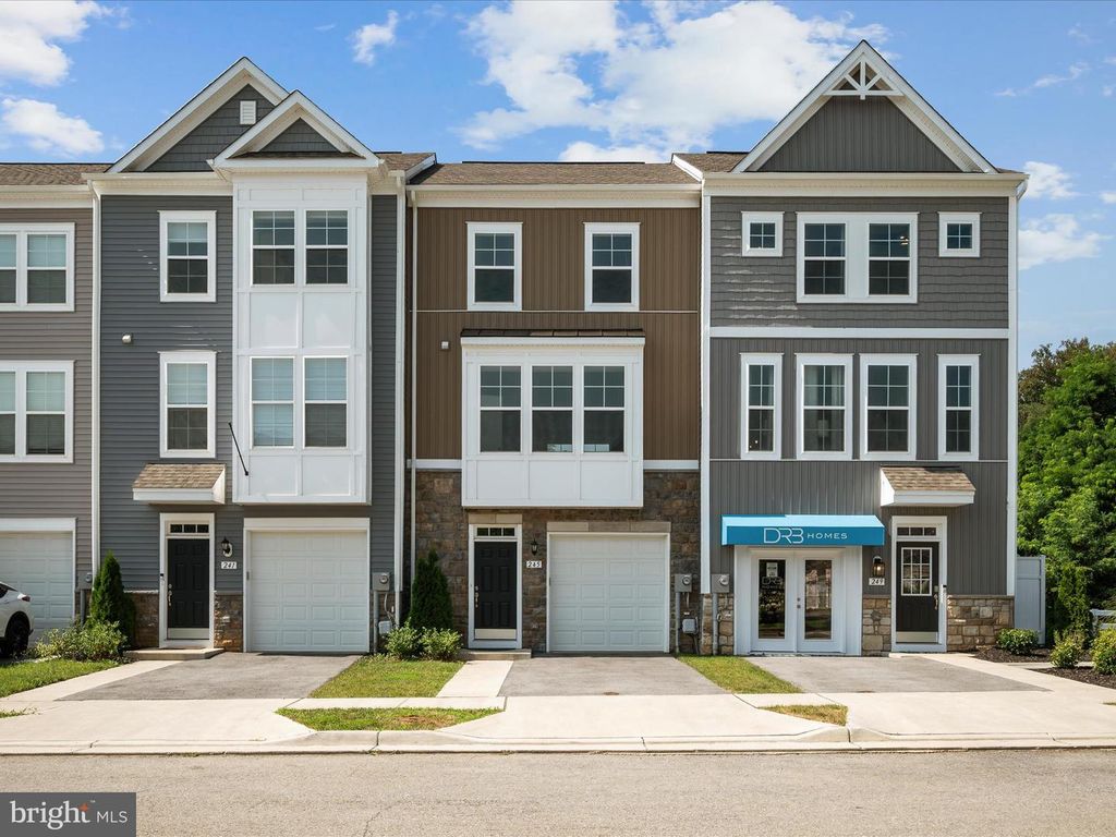 245 UNION RIDGE DR, Charles Town, WV 25414