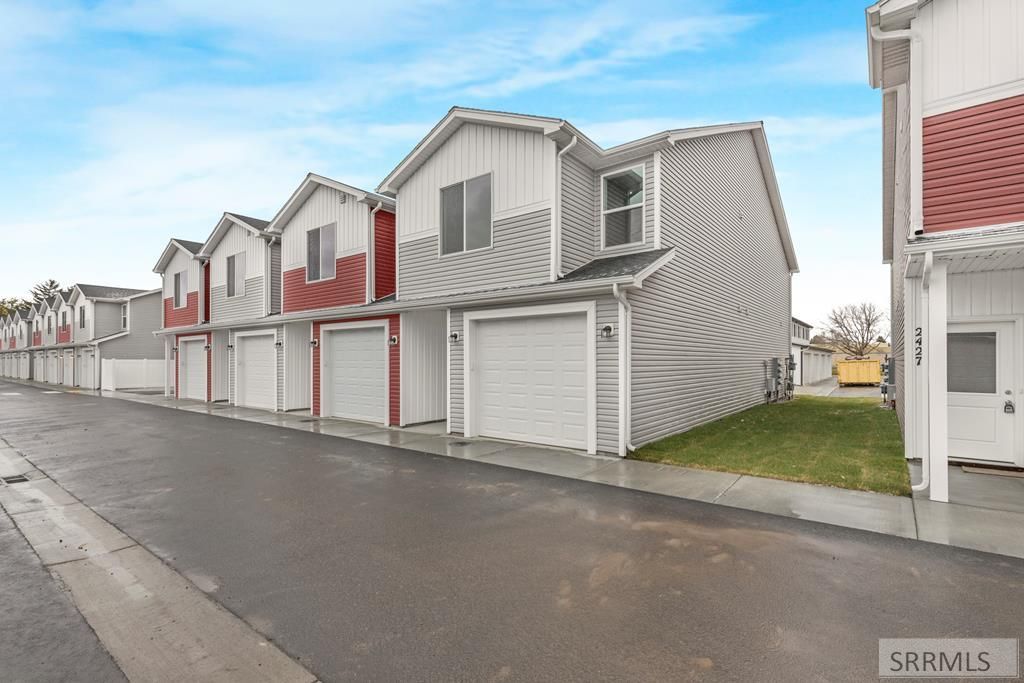 Image 2 of property listing at 2393 Caddis Way, Idaho Falls, ID 83401