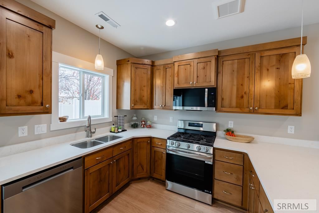 Image 8 of property listing at 2393 Caddis Way, Idaho Falls, ID 83401